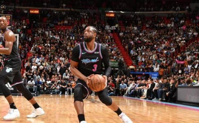   NBA,东部黑马魔术豪取五连胜,班凯罗三分绝杀引爆全场